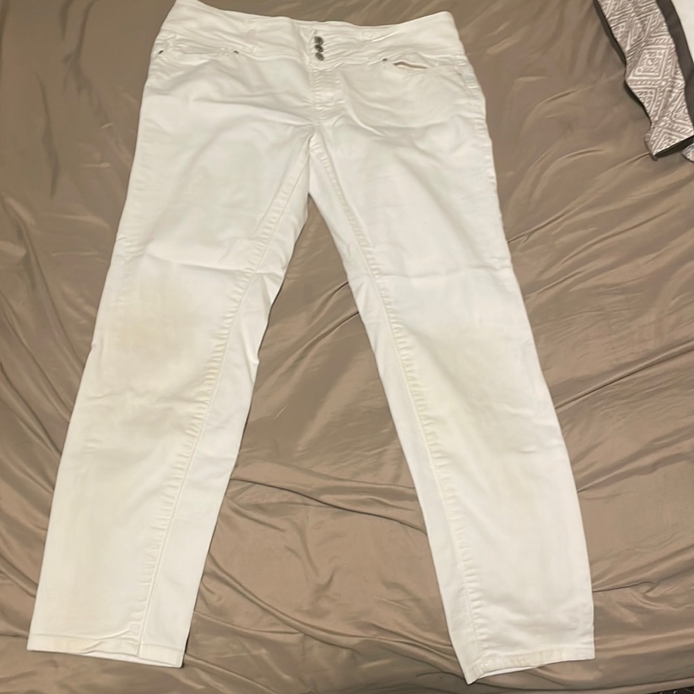 White Fitted Jeans